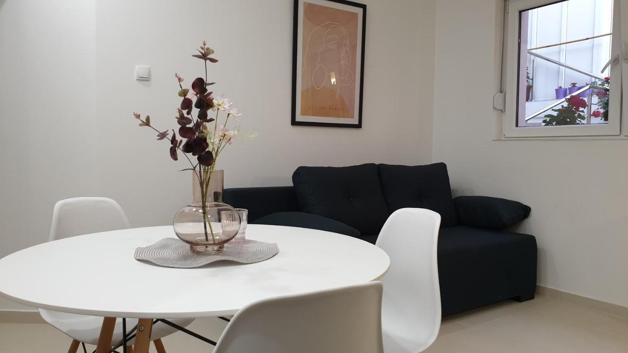 Lovely Private Flats Free Parking Novi Sad Esterno foto