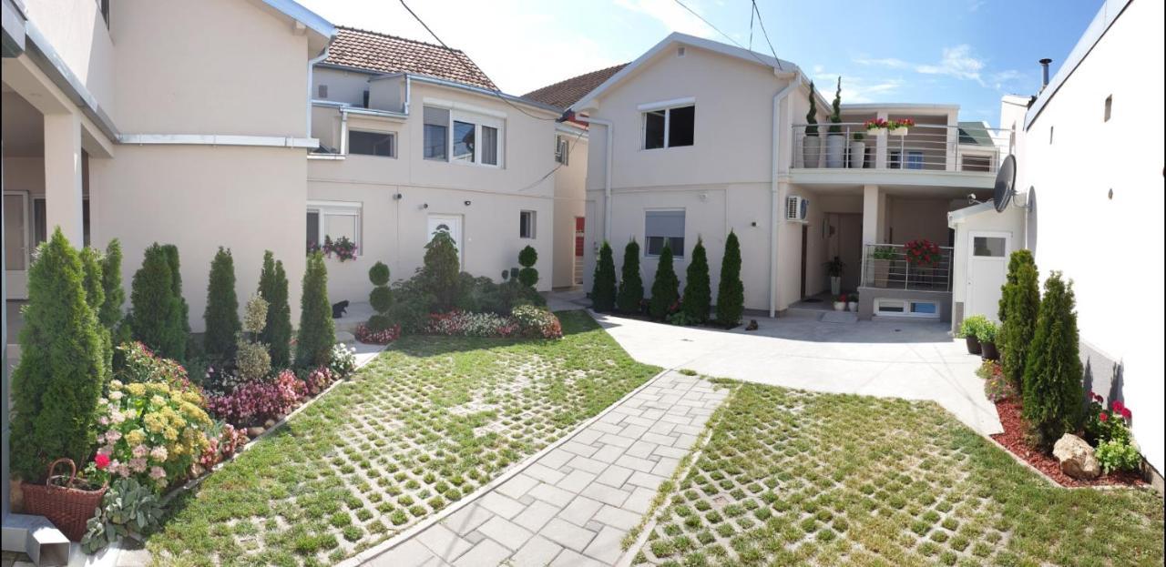 Lovely Private Flats Free Parking Novi Sad Esterno foto