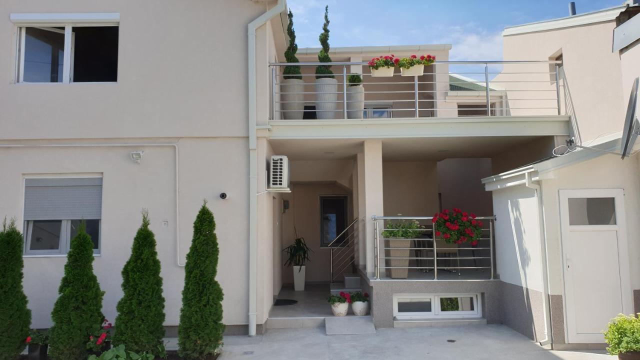 Lovely Private Flats Free Parking Novi Sad Esterno foto