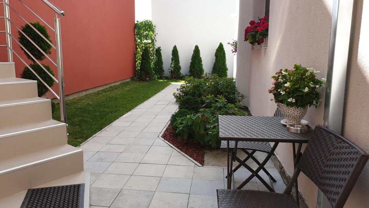 Lovely Private Flats Free Parking Novi Sad Esterno foto