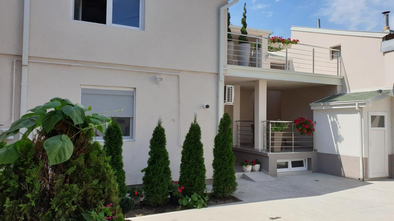 Lovely Private Flats Free Parking Novi Sad Esterno foto