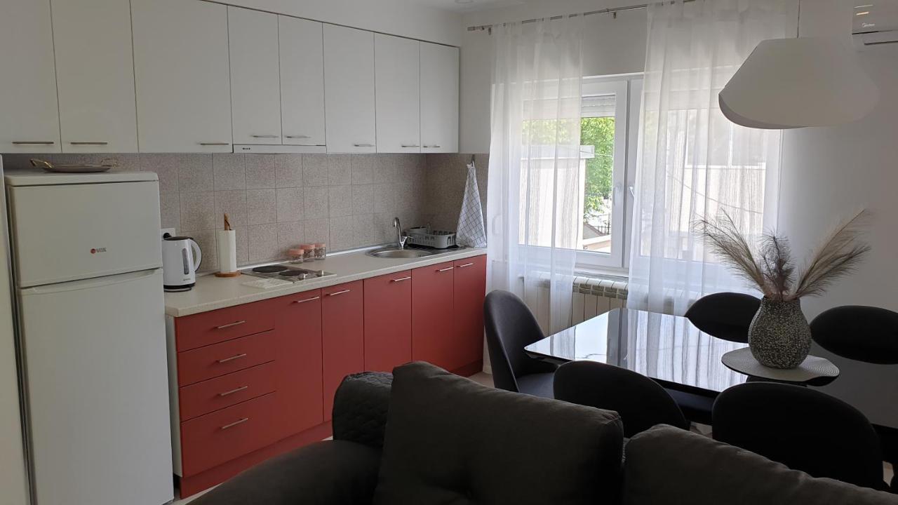 Lovely Private Flats Free Parking Novi Sad Esterno foto