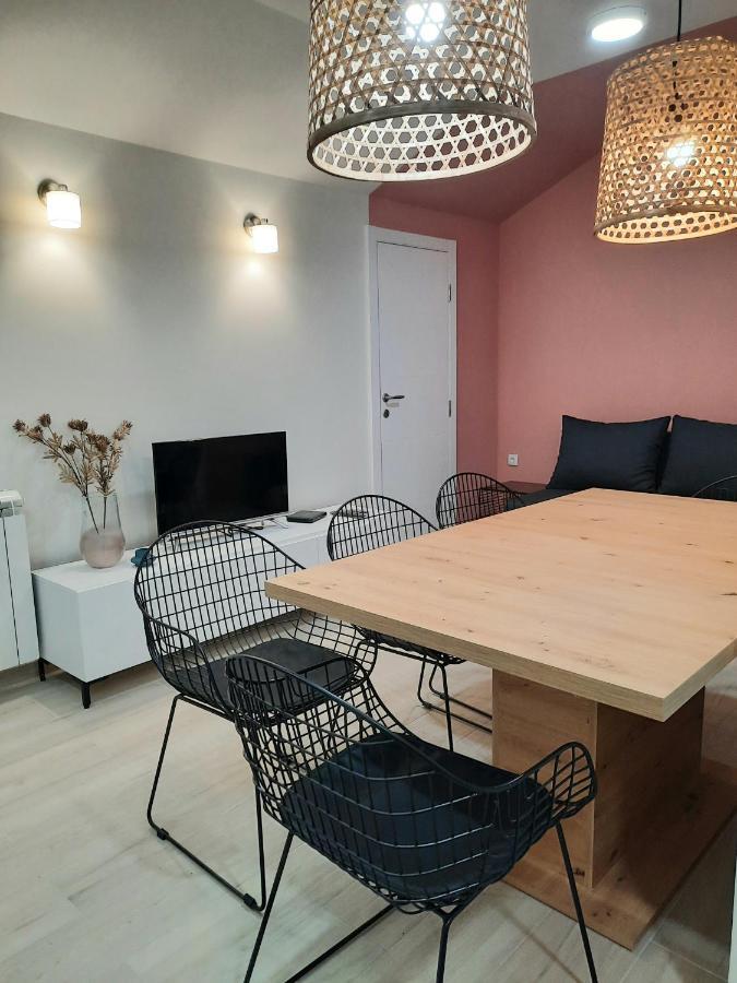 Lovely Private Flats Free Parking Novi Sad Esterno foto