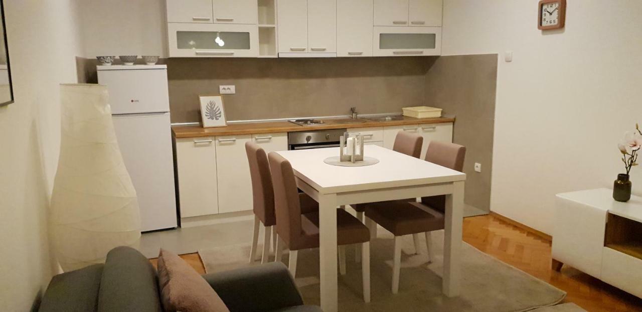 Lovely Private Flats Free Parking Novi Sad Esterno foto