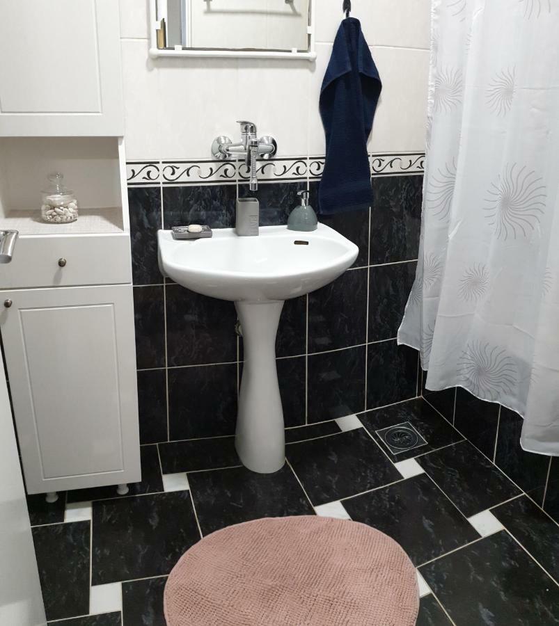 Lovely Private Flats Free Parking Novi Sad Esterno foto