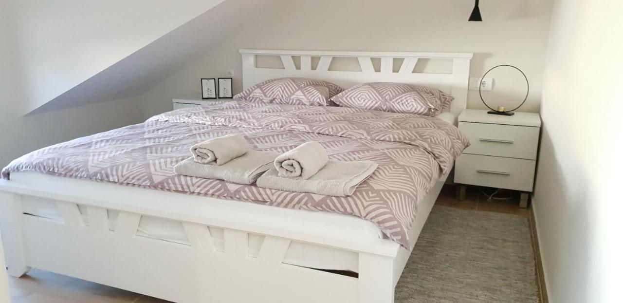 Lovely Private Flats Free Parking Novi Sad Esterno foto