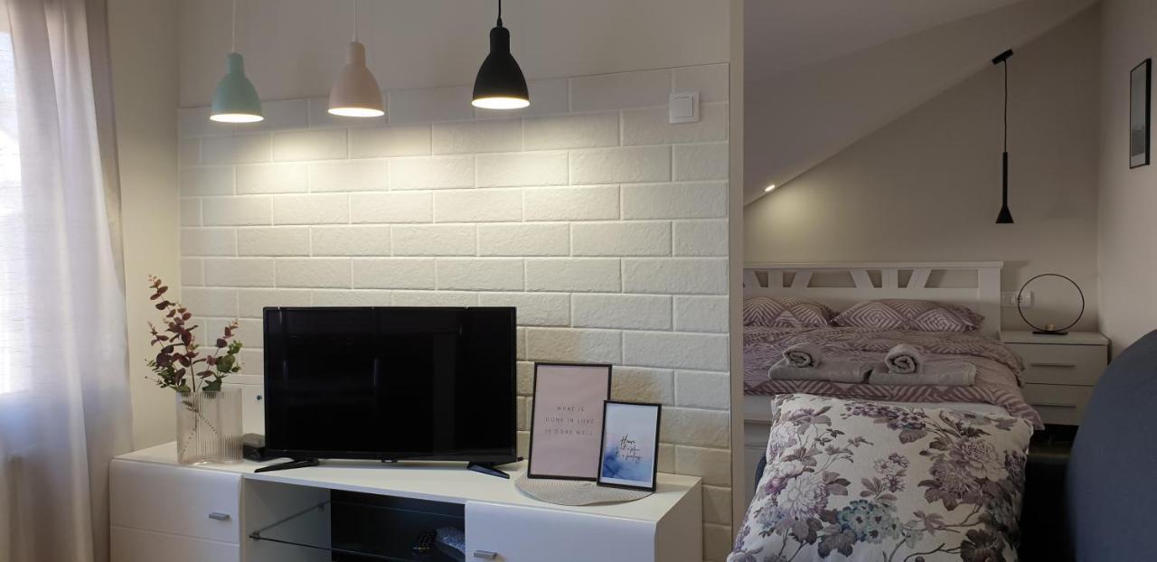 Lovely Private Flats Free Parking Novi Sad Esterno foto